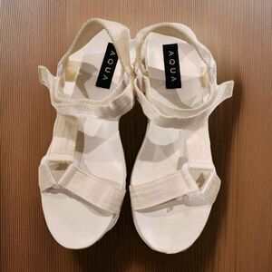 Aqua Women's Cream Strappy Sandals Platform size 7'comfort Summer Everyday wear